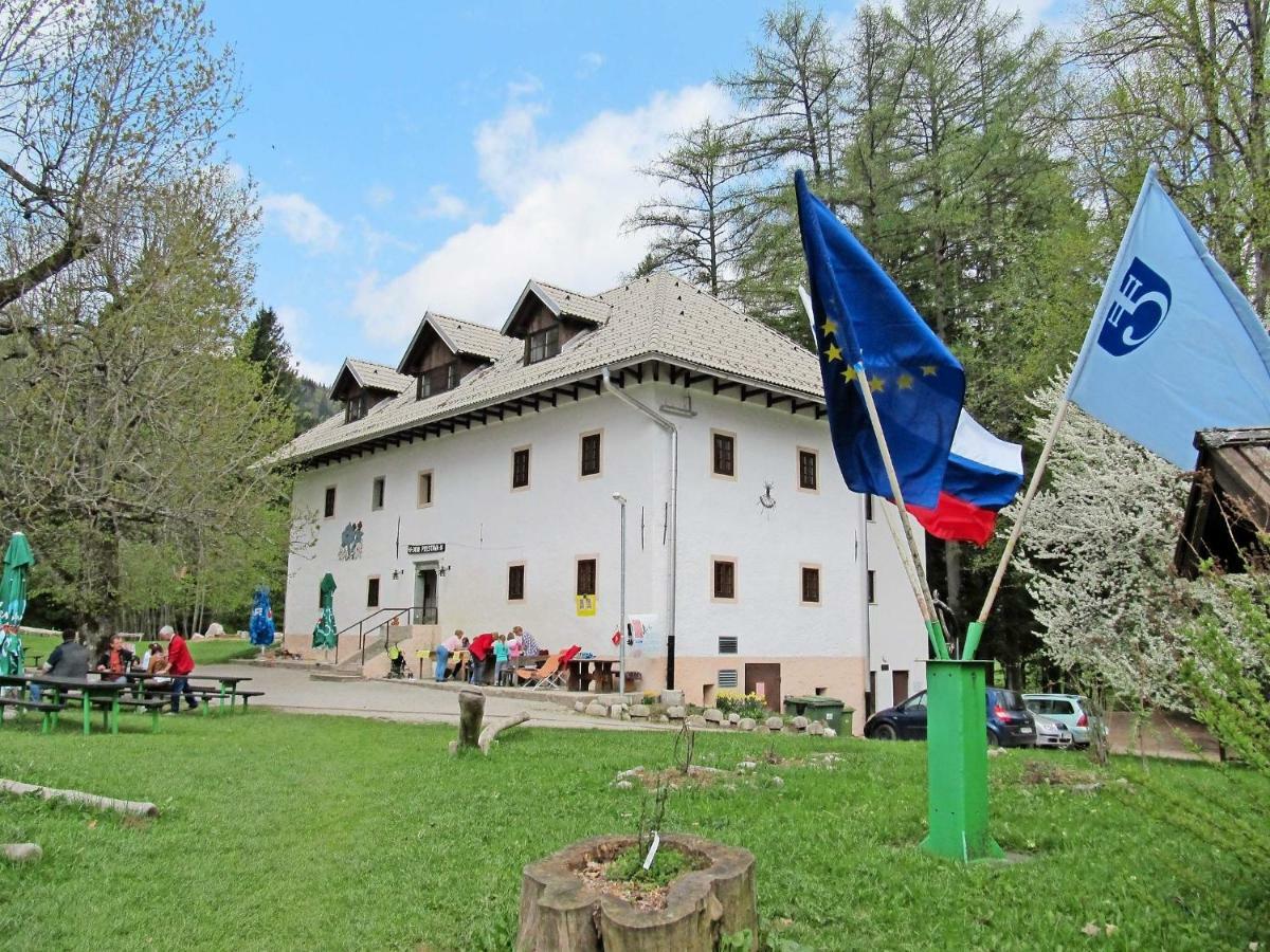 Dom Pristava Hotel Jesenice Exterior foto